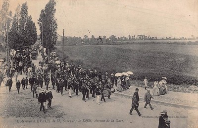 Evaux - L Arrivée de M. Sarraut - Le Défilé, Avenue de la Gare (13299)