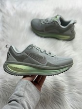 Nike Vomero 18 Light Silver Olive Mens Running HM6803-002 NEW Sz 6 / WMNS 7.5