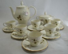 S8052    SERVITO DA 6 TAZZINE CAFFE' IN PORCELLANA GUSCIO D'UOVO RICHARD GINORI
