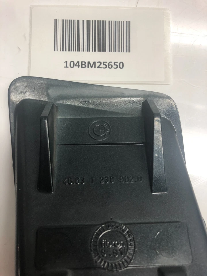 BMW R80 R100 RT 1988 - 1995 RH AIR INLET GENUINE OEM M2079 LOT104 104BM25650 - Imagem 4 de 4