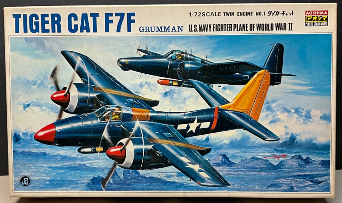 Aoshima 1:72 WWII F7F Tiger Cat Vintage Model Airplane Kit 501-300