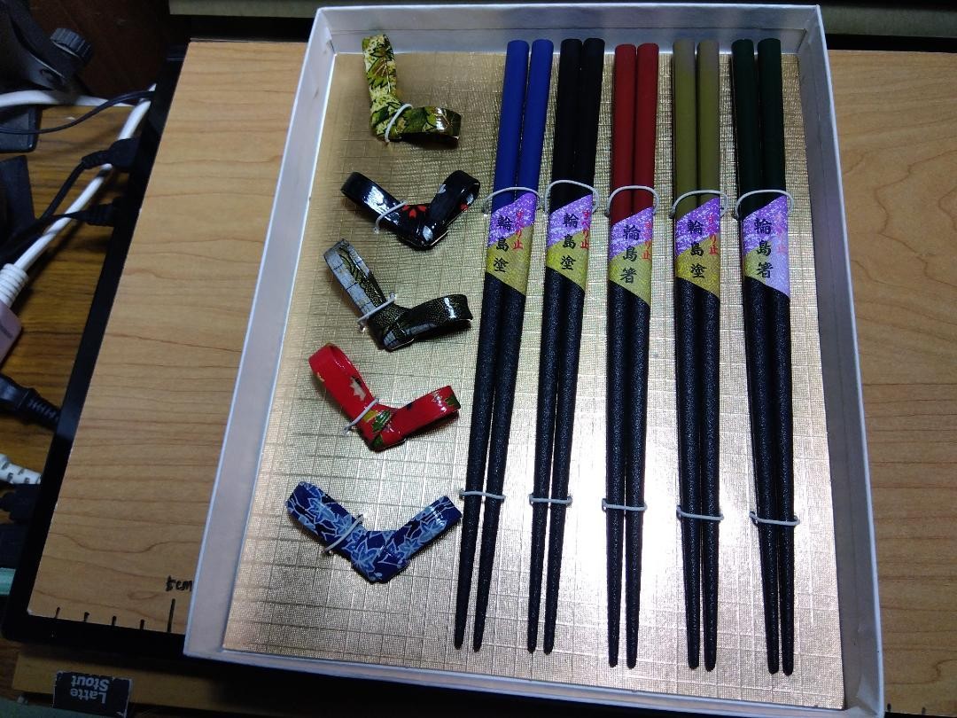 Wajima Lacquer Chopsticks Set of 5 Pairs with Wood Epoxy Finish and Rest-image