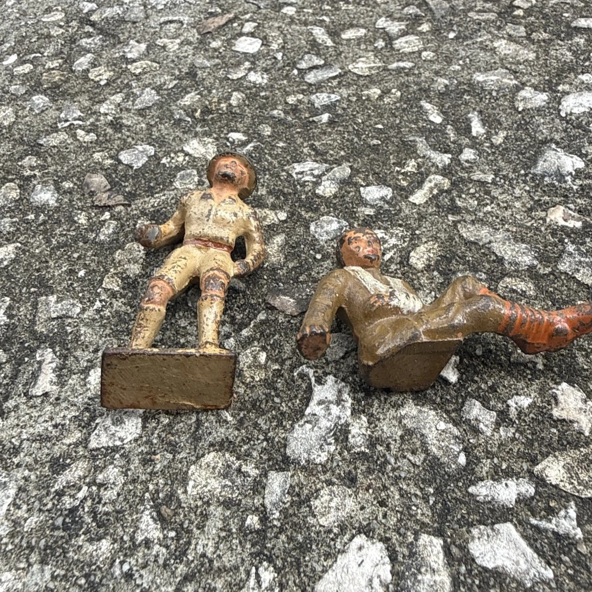 GREY IRON Dimestore Toy Soldier #G92 British Officer Barclay Manoil #G97 Wounded