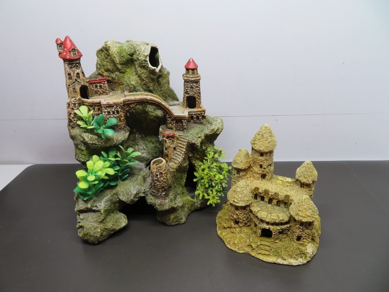Aquarium and Fish Tank Sunken Castles Set - Preowned **