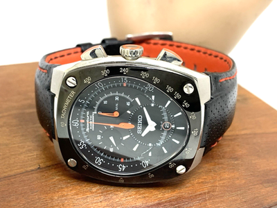 SEIKO 腕時計 Seiko SRP772 Automatic Watch Review - PRAKTICALA