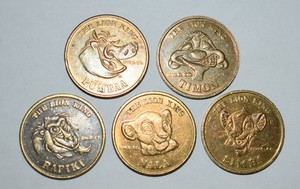 108s. LOT OF 5 1995 DISNEY'S  MAGIC KINGDOM, LION KING THEMED BACKS SIMBA & MORE