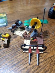 LEGO Dino 5884 Raptor Chase 100% complete with minifigure and instructions