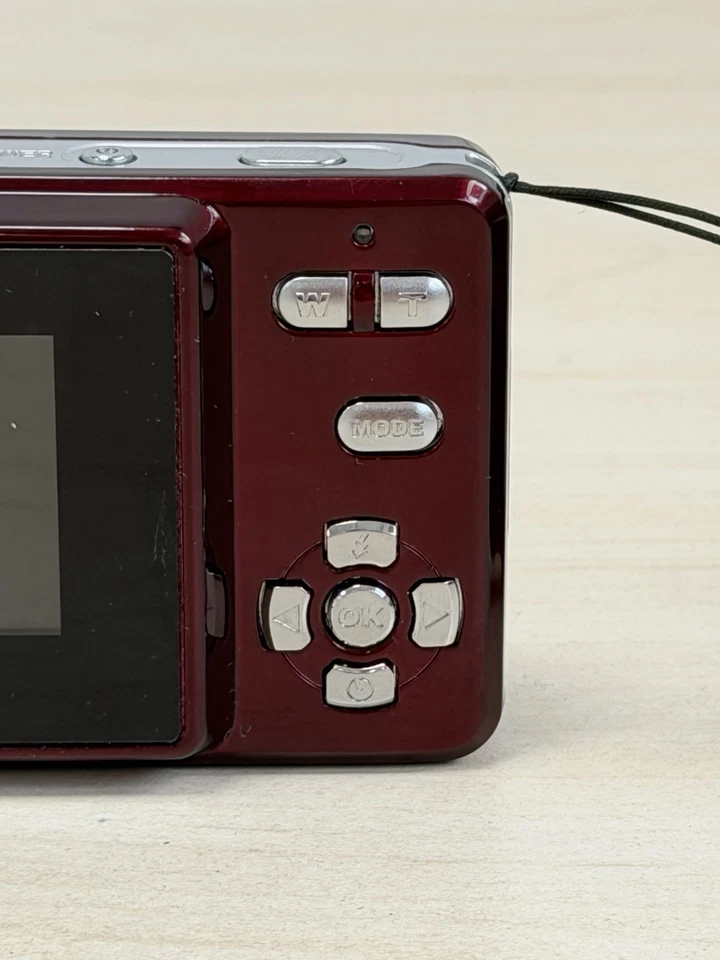 Vivitar Vivicam 7020 7.1MP 4x Zoom Compact Digital Camera, Red - Image 4 of 4