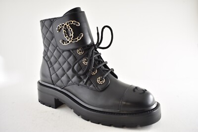 CHANEL キルティングレザーシューズ Chanel 21A Black Quilted Gold CC Chain Combat Lace Up Tie Ankle