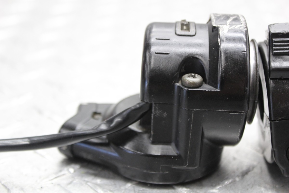 1983 YAMAHA XT550 LEFT & RIGHT HANDLEBAR BAR SWITCHES 5Y1-83976-00