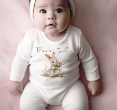 Personalisiertes Blumenmädchen Häschen Baby Strampler Lätzchen Set, hochwertige Kleinkind Kleidung