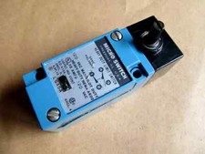 1pcs Used LSA5A Honeywell travel switch limit switch