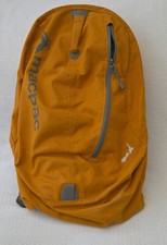 Macpac Kahu 22 Daypack Backpac Orange