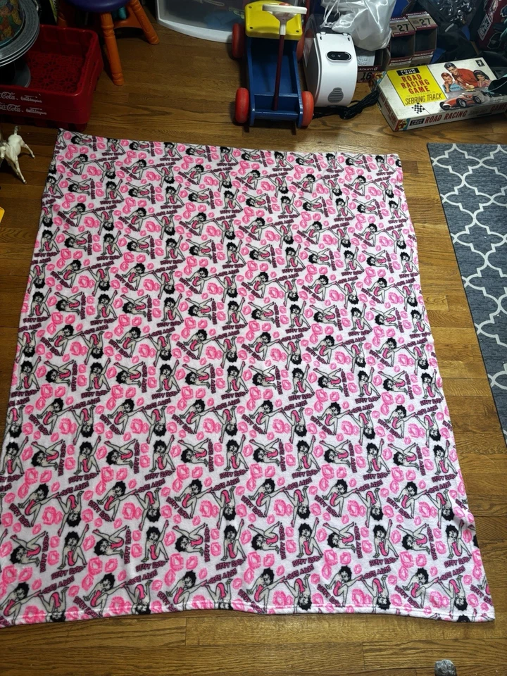 2019 Betty Boop Attitude is Everything Fleece Blanket  - Image 3 of 4