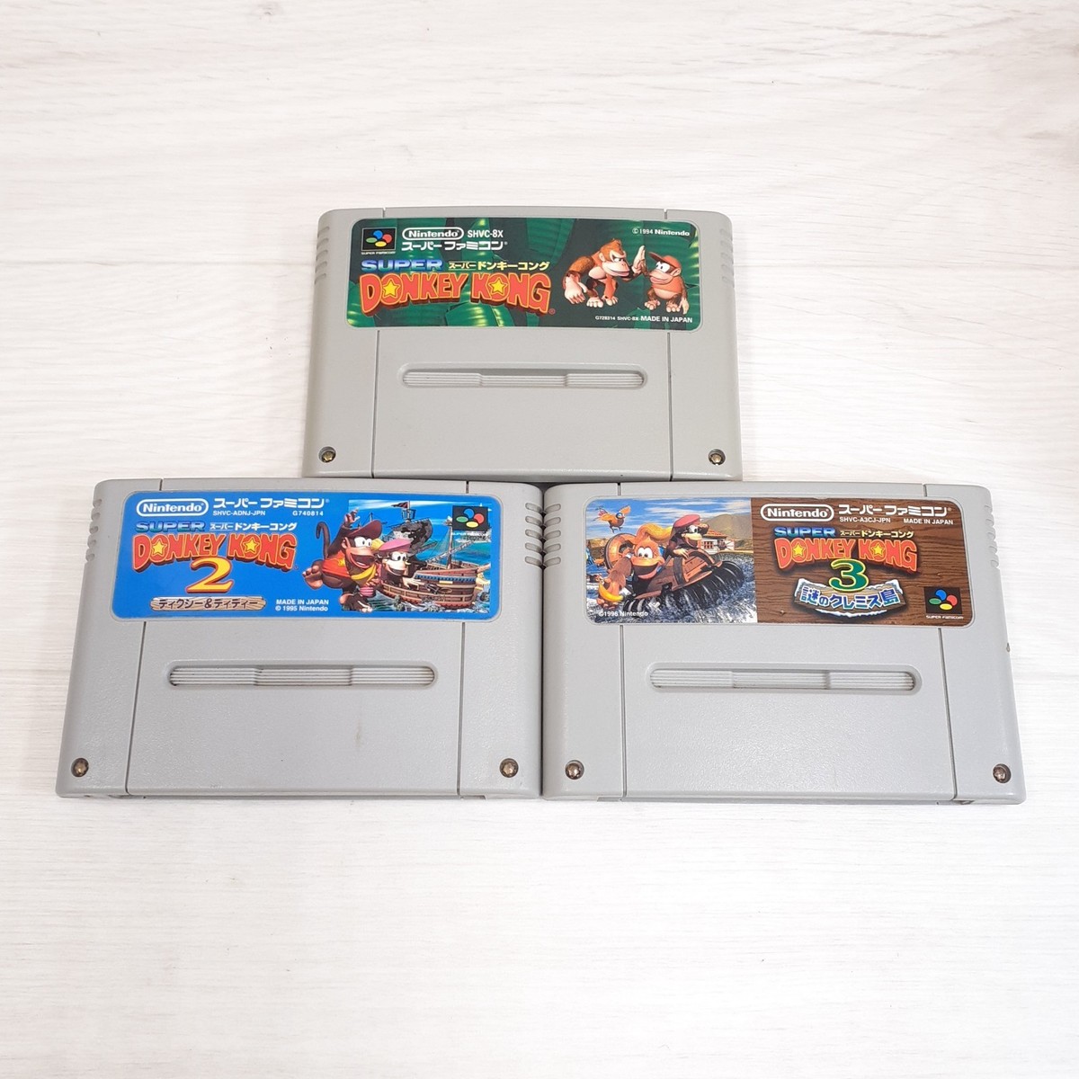 Nintendo Super Famicom Console boxed 8 games D Kong, Zelda, Mario