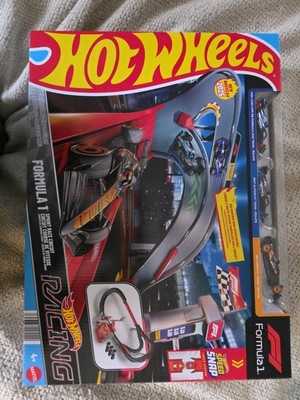 Hot Wheels Formula 1 Sprint Race Circuit Track Set w/ 3 Diecast Cars Scale 1:64