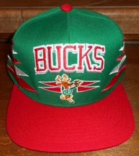 NBA Mitchell & Ness Milwaukee Bucks Hardwood Classics Snapback Green/Red Cap-NWT