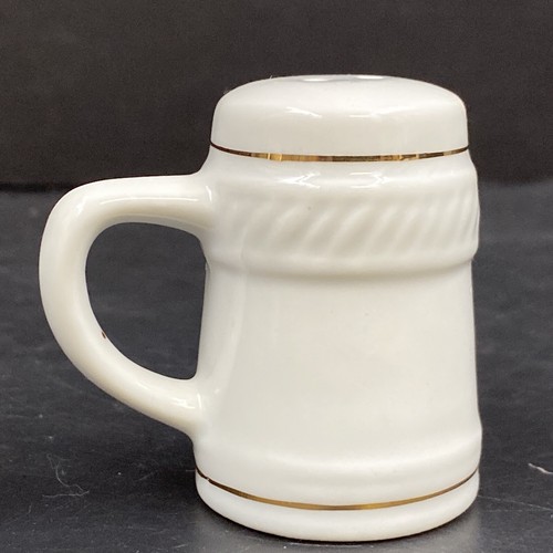 Vintage Colorado Souvenir Travel White Porcelain Beer Stein Salt Pepper Shakers - Imagen 6 de 8