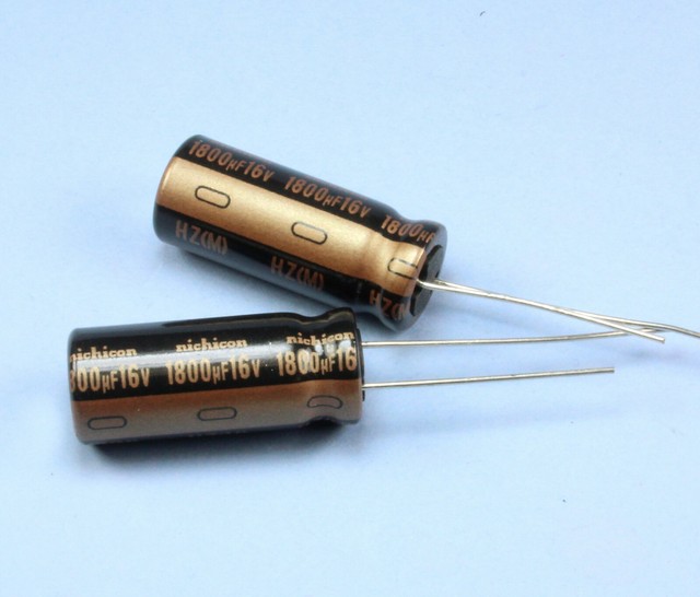 Конденсатор 1800uf 16v