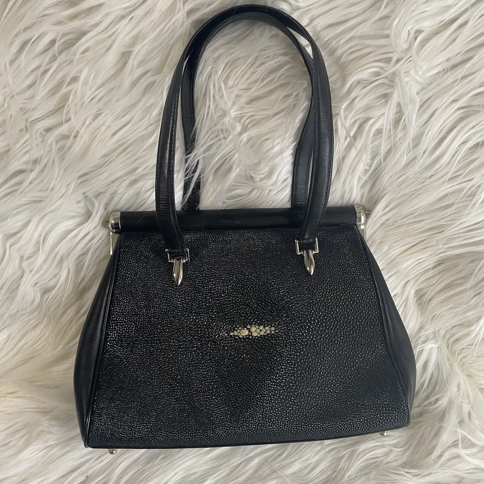 Bolso de Mano Mystique Collection Piel de Raya Genuina Cuero Negro De Colección Exótico Foto 3 de 4