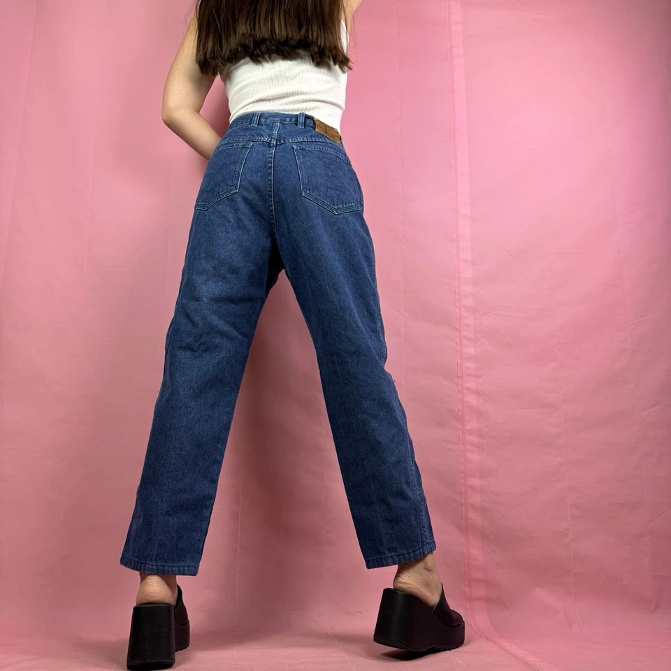 Vintage Escada Sport Denim High waist Euro 42 Jeans Made Italy 25" inseam Short - Image 4 of 4