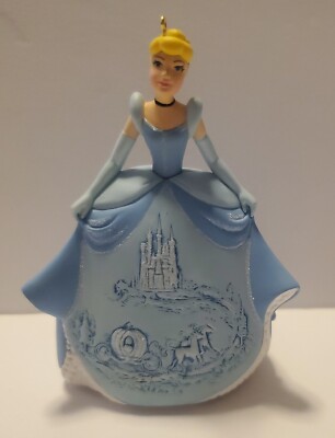 Disney's Cinderella ''Dreams Do Come True'' Hallmark Keepsake Ornament 2011