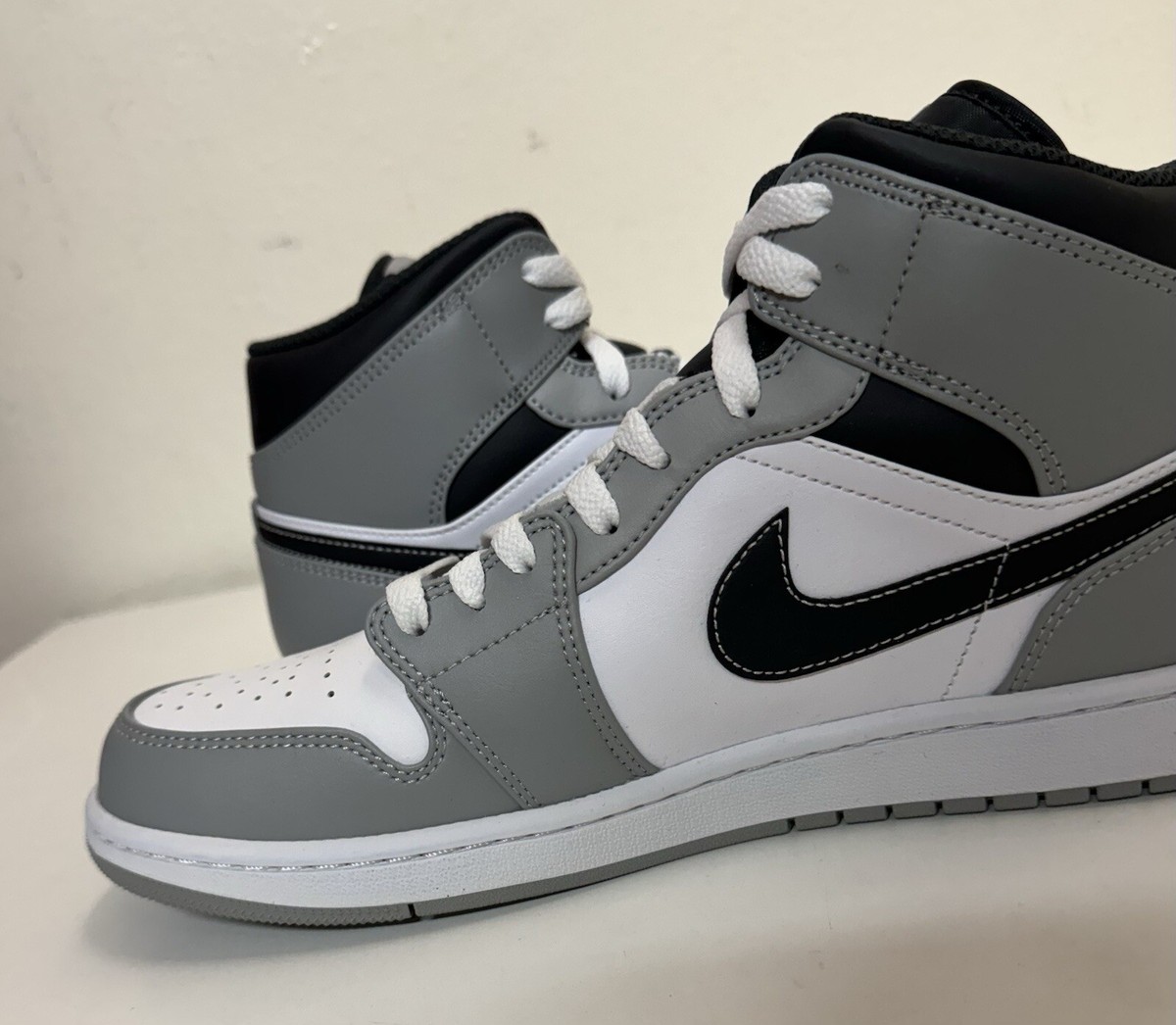 Nike Air Jordan 1 Mid Mens Sz 11 Light Smoke Grey White Anthracite