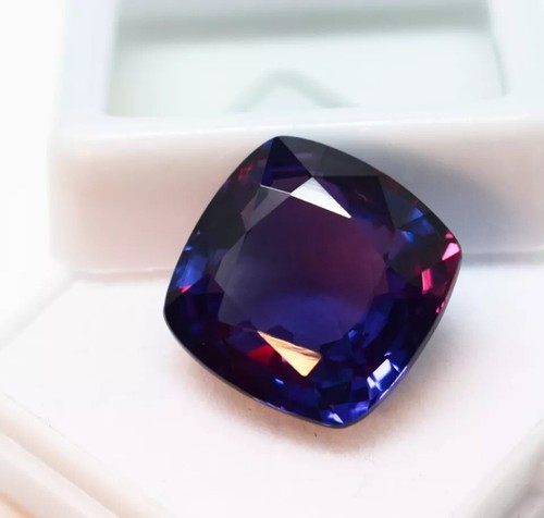 10.30 Ct Natural Flawless Russian Color Changing Alexandrite Cushion Gemstone - Picture 7 of 9