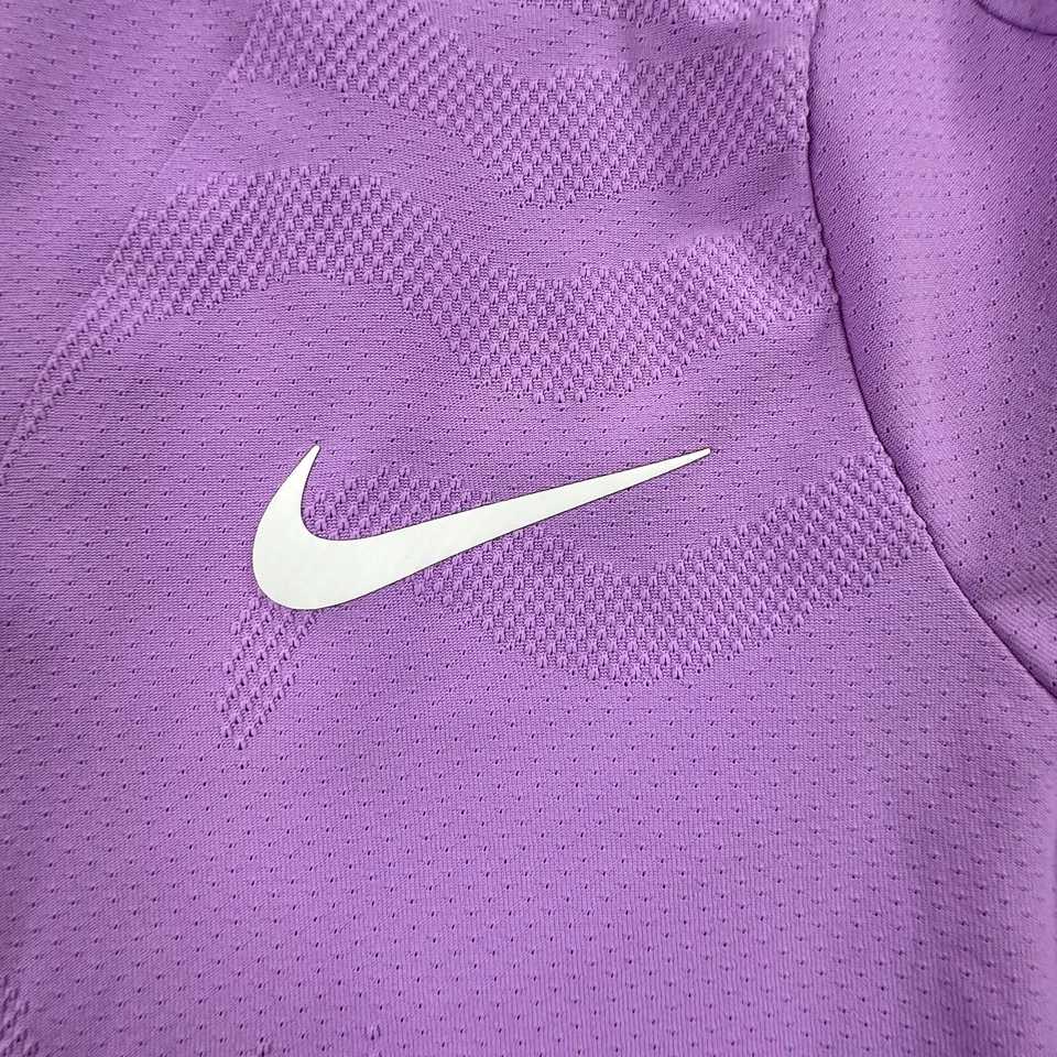 Camisa polo masculina Nike XL roxa NikeCourt Dri-FIT ADV tênis quarto de zíper DR6591 - Imagem 3 de 4