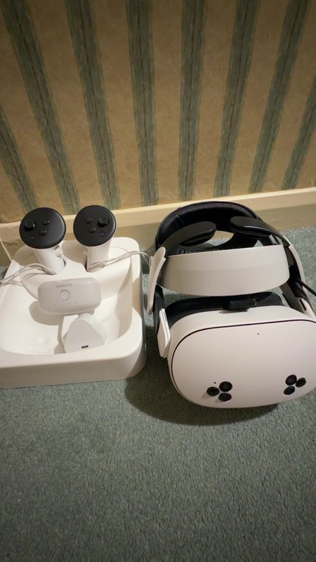 Meta Quest 3S 128GB VR Headset + BOBOVR M3 Pro Battery Strap + Extra Battery