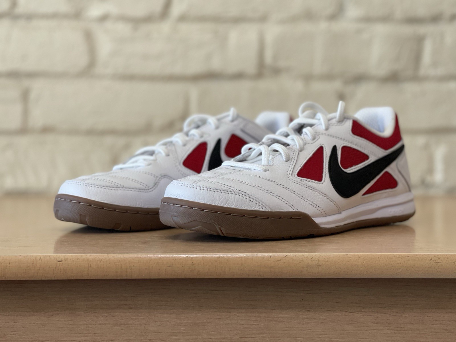Nike Gato White Gym Red Black Gum Soccer Shoes IB8509-100 Men 8 / Women 9.5 New image 6