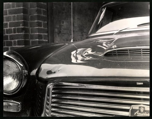 Fotografie Austin Westminster, eingedellte Motorhaube eines englischen Austin W