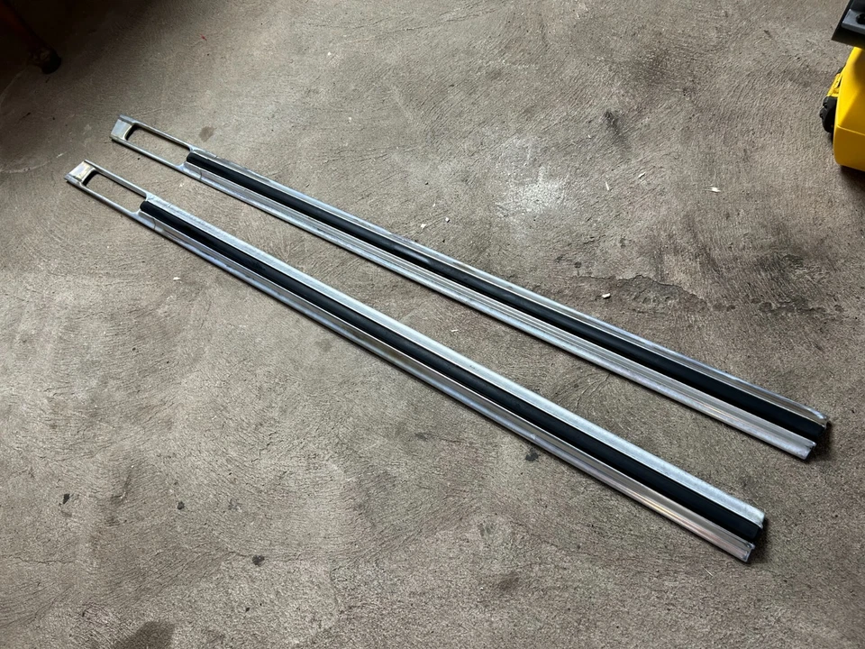 73-79 Ford F-150 XLT - GUARDABARROS DELANTERO MOLDURA SUPERIOR - par de molduras izquierda derecha Foto 3 de 4