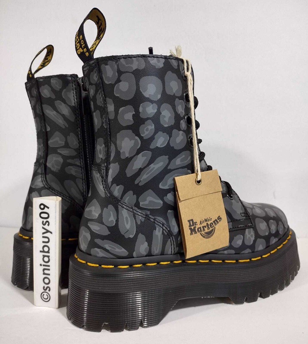 Dr. Martens Women display picture 1