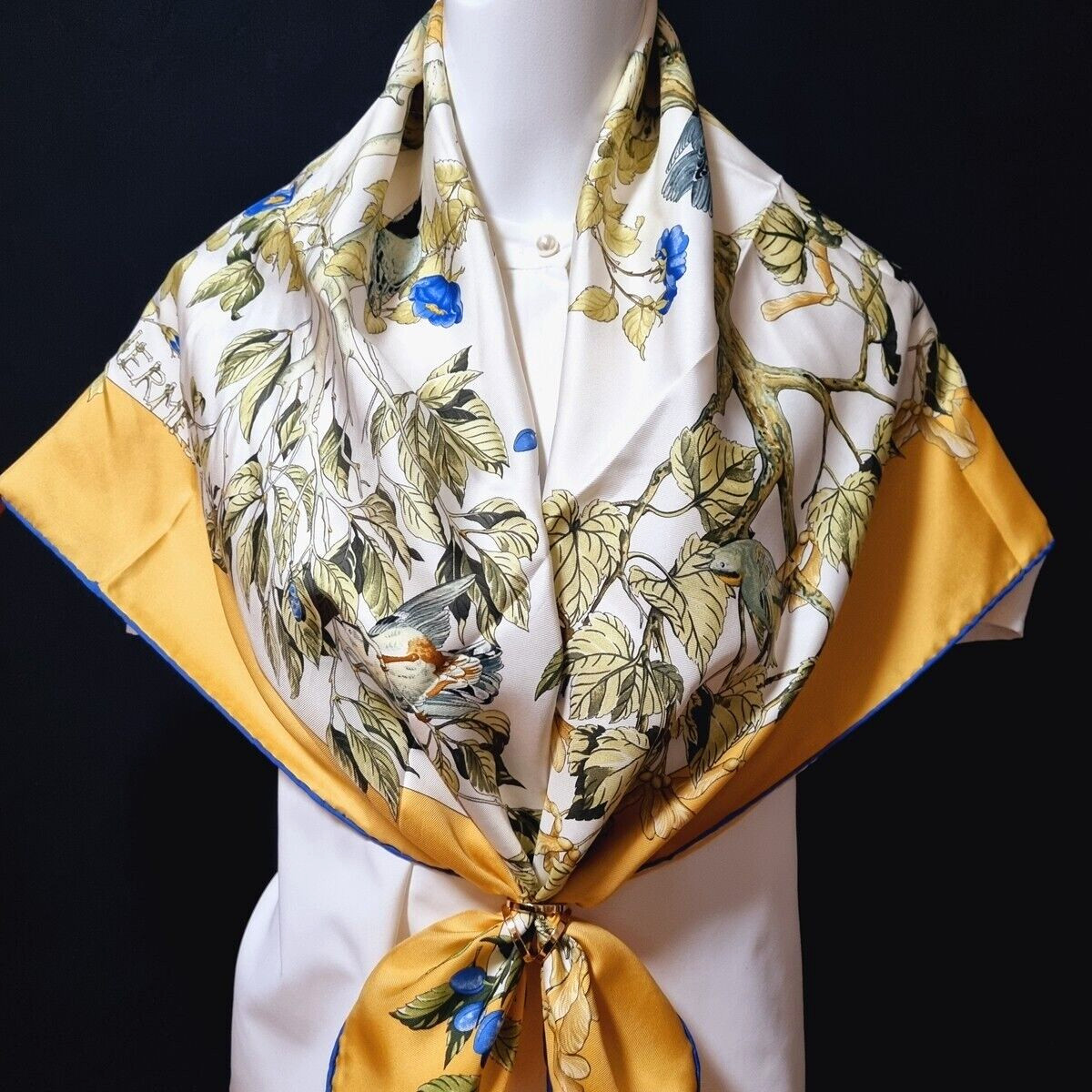 Foulard Hermès Rare Au Bois Dormant - Carré En Soie - Occasion Marron