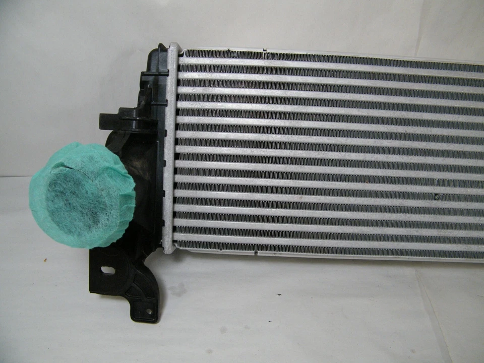 RADIADOR CONDENSADOR DE AIRE ACONDICIONADO CHEVROLET COLORADO 2015-2018 602045585 NOS COMO SE MUESTRA Foto 2 de 4