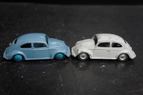 Lot 2 Early DINKY TOYS  VOLKSWAGEN VW BEETLE