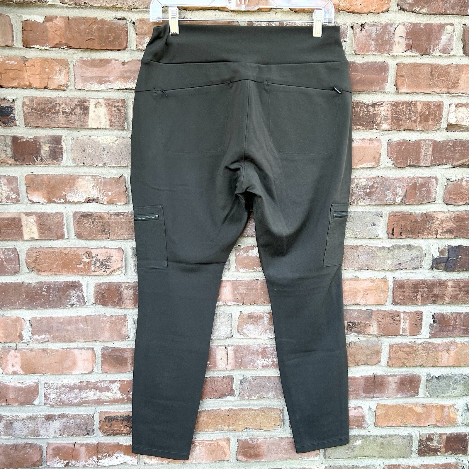 Athleta Headlands Hybrid Cargo Tight Leggings Pants Size 10 Olive Green Trail