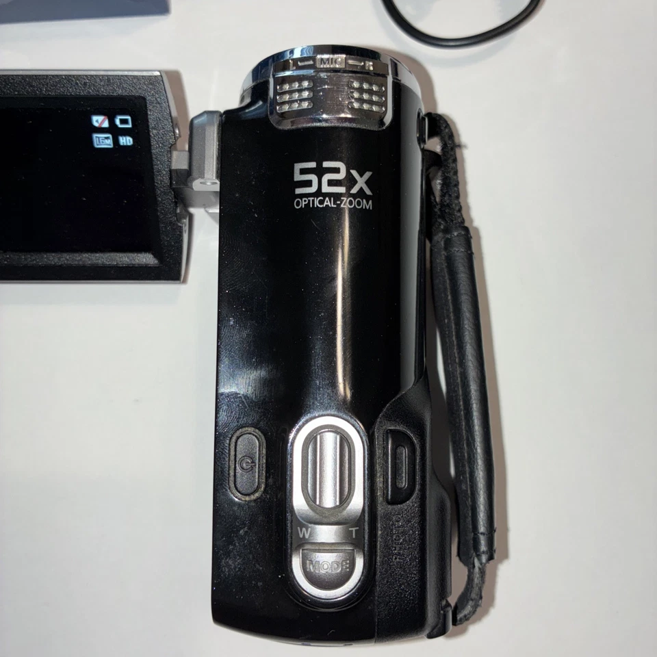 Samsung HMX-F90 Black Digital Camcorder with Charger - Image 3 of 4