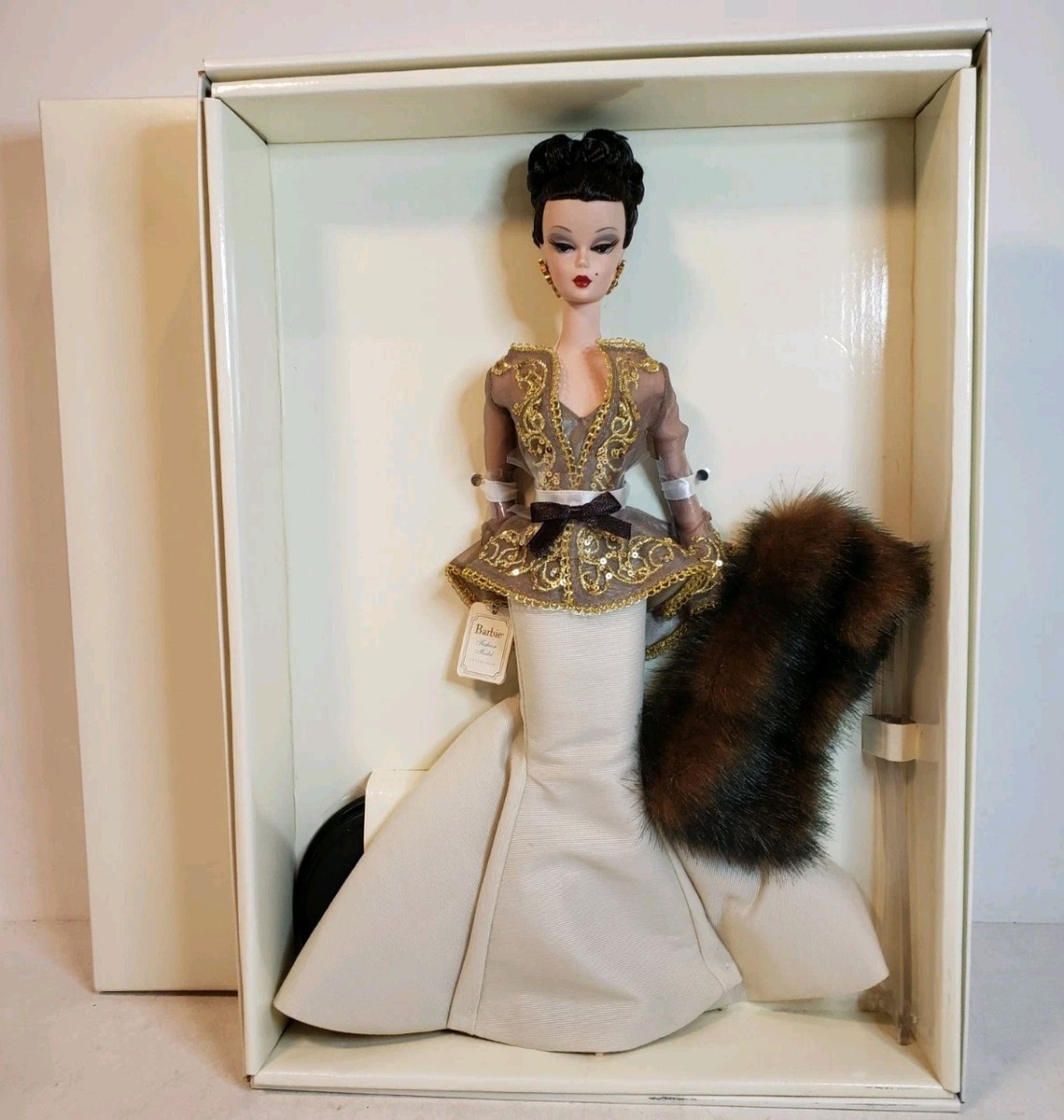 RARE CHATAINE SILKSTONE BARBIE DOLL 2002 FAO SCHWARZ MATTEL B4425