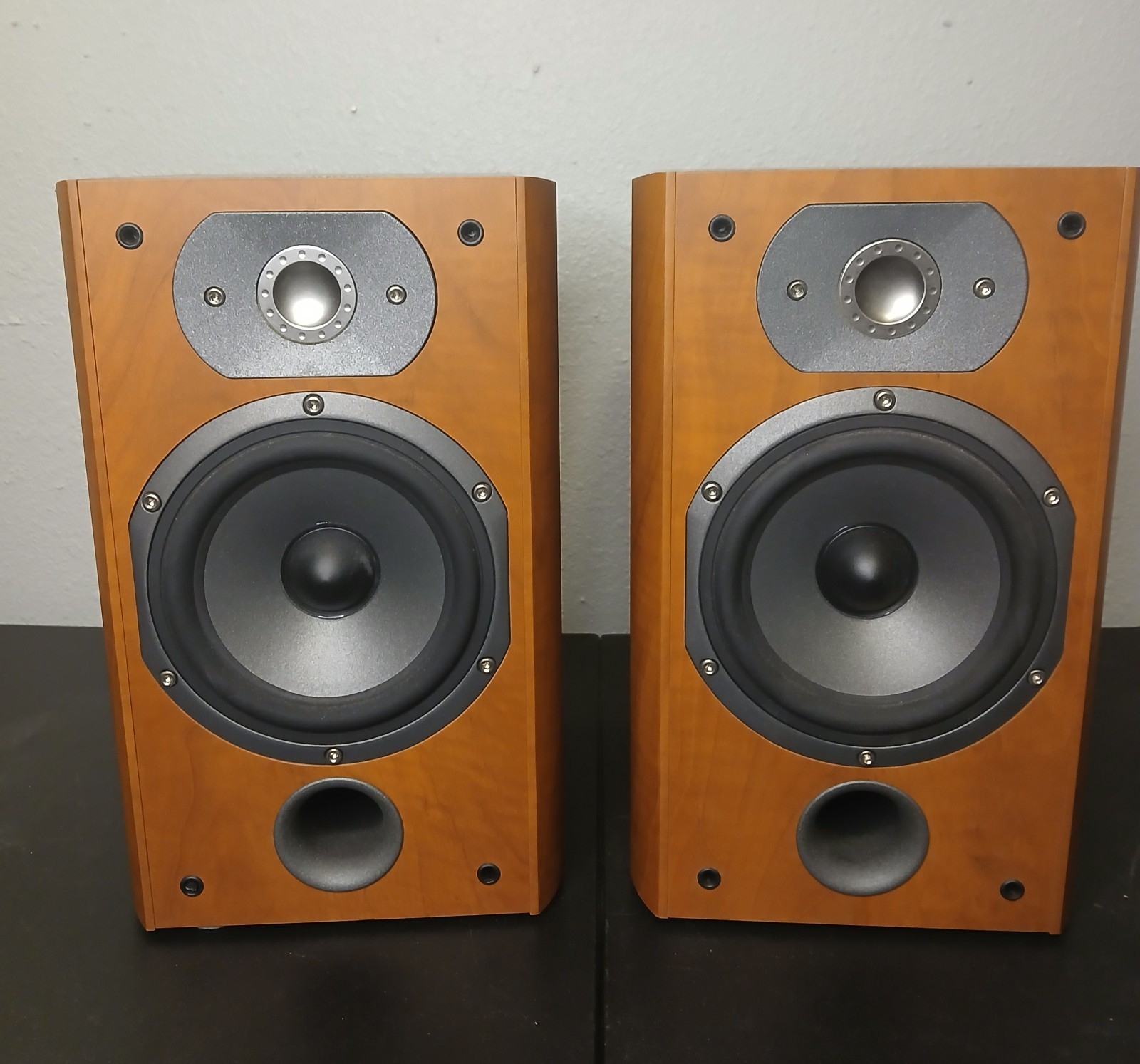 FOCAL フォーカル Chorus 705V ペア 美品 Focal Chorus 705 Bookshelf Speakers; Gloss Black Pair - The Music Room