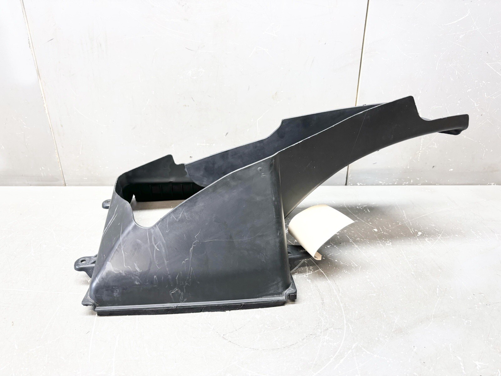 ⭐️2014 - 2016 MASERATI QUATTROPORTE FRONT RIGHT COOLER AIR INTAKE DUCT 670002898