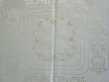 Tischdecke 160x130 cremefarben Stickerei lachs zartgrün Spitze Damastdecke MS82