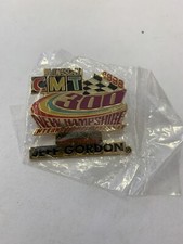 JEFF GORDON NASCAR PIN BADGE CMT 300 RACE WINNER 1998 NEW HAMPSHIRE