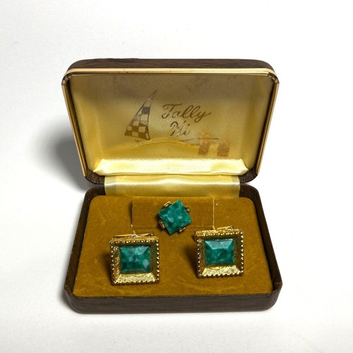 Vintage Tally Hi Jade Cufflinks Tie Tack set