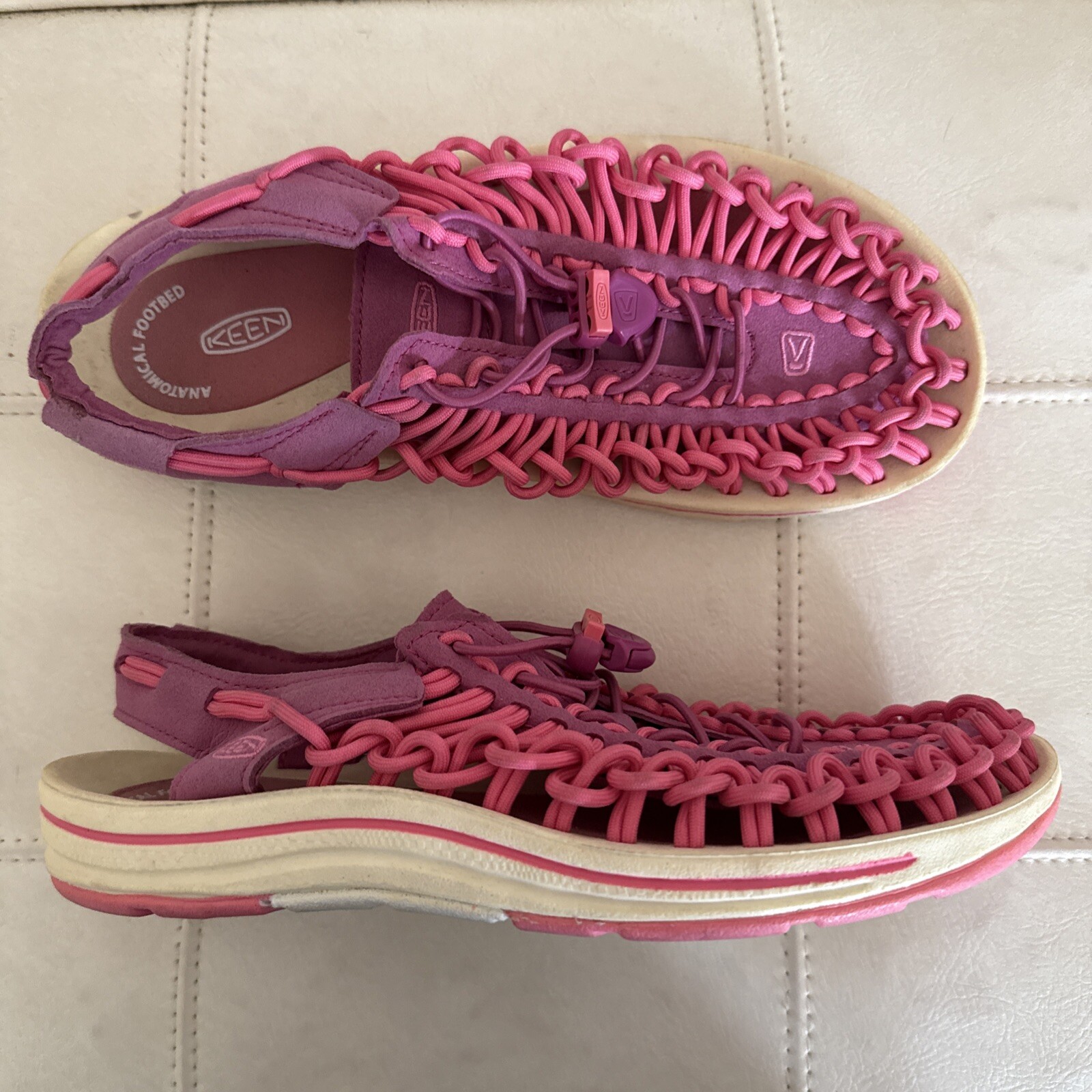 Sandali sportivi Keen Uneek donna taglia 7 5 cinturino alla caviglia coulisse rosa scarpe usati in ottime condizioni