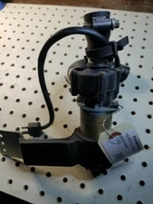 1) Mercedes Benz OEM 8356964 USED Recirculating PUMP 1985-1987 300CD 190E W201