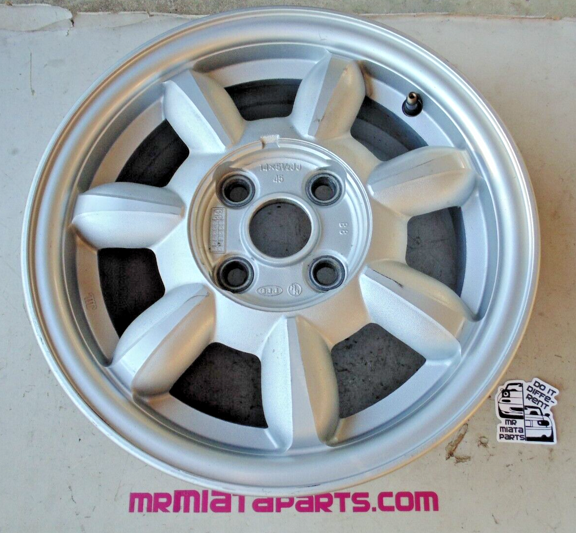 90 91 92 93 Mazda Miata OEM Silver Daisy Wheel 1 Rim 14x5.5 ET 45