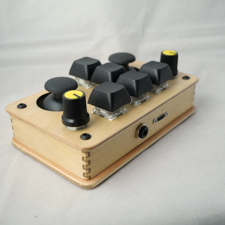 madMidi Wood Enclosed Wireless Midi Controller - Image 3 of 4