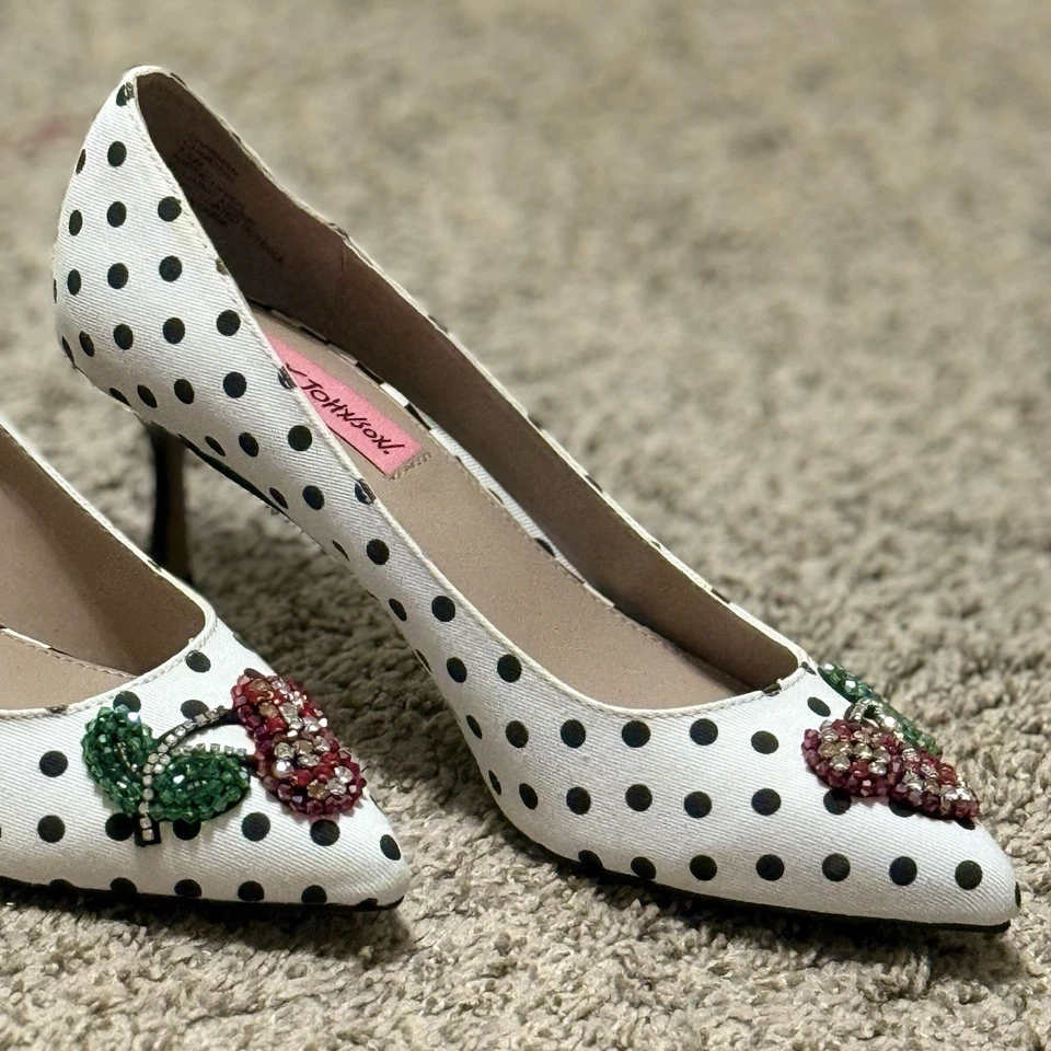 Zapatos de salón Betsey Johnson a lunares estrás cereza para mujer talla 7,5 nuevos sin etiquetas Foto 2 de 4